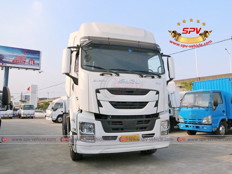 3 Axles Prime Mover ISUZU GIGA - RF